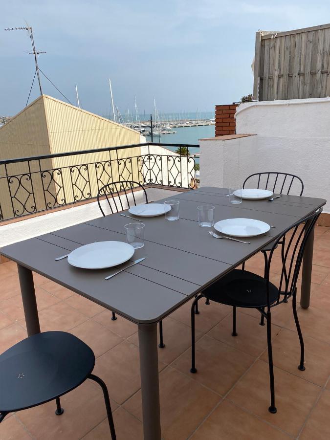 カンブリルスAtico Con Terrazaアパートメント エクステリア 写真